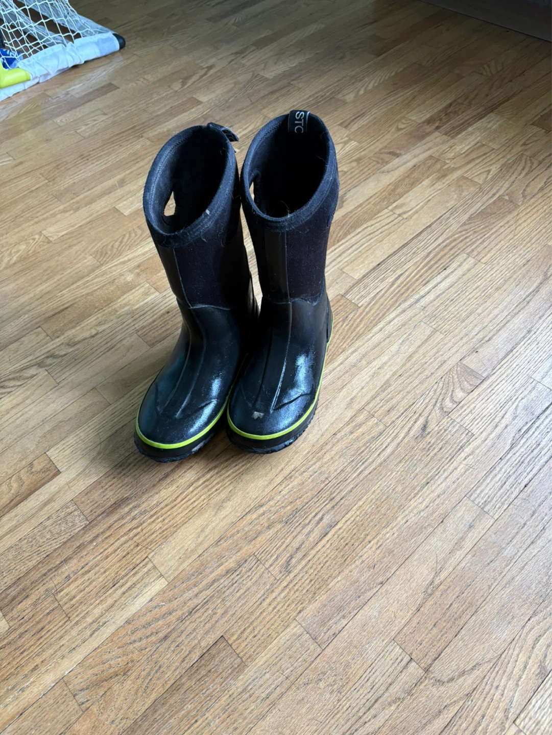 Cougar Storm Froster Boots Size 5M