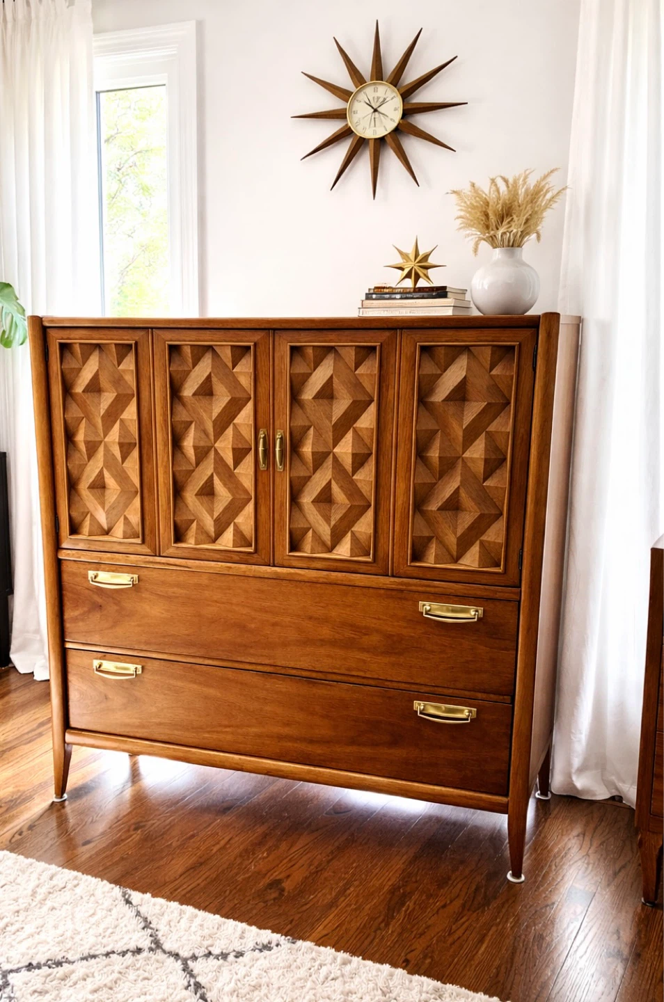 MCM dresser