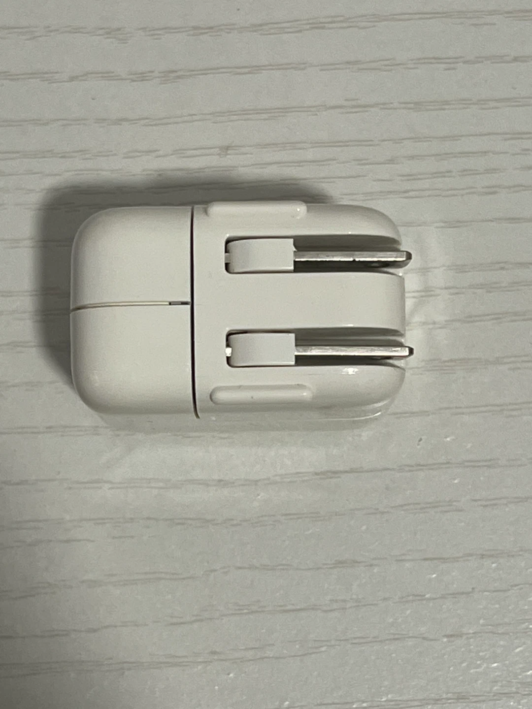 Apple 12W USB Power Adapter - photo 3