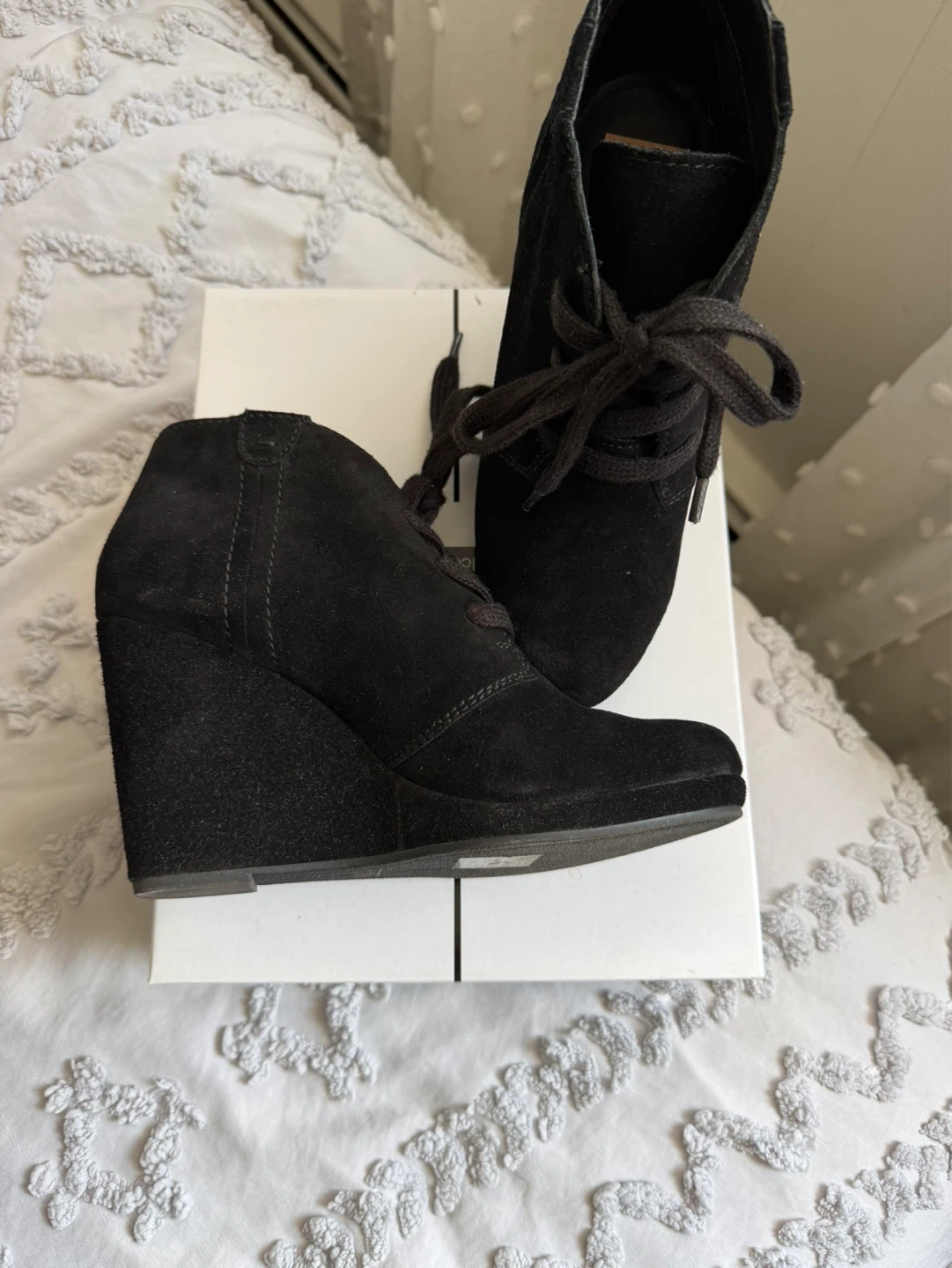 Dolce Vita Gael Black Suede Wedge Ankle Boots Size 7.5 - photo 5