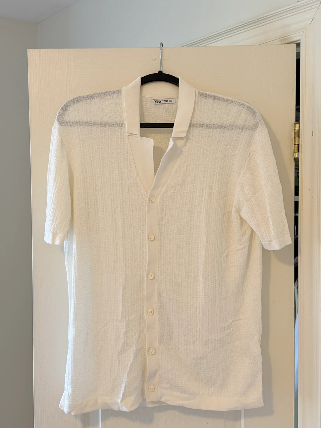 Zara White Short Sleeve Button-Up Shirt - Size M