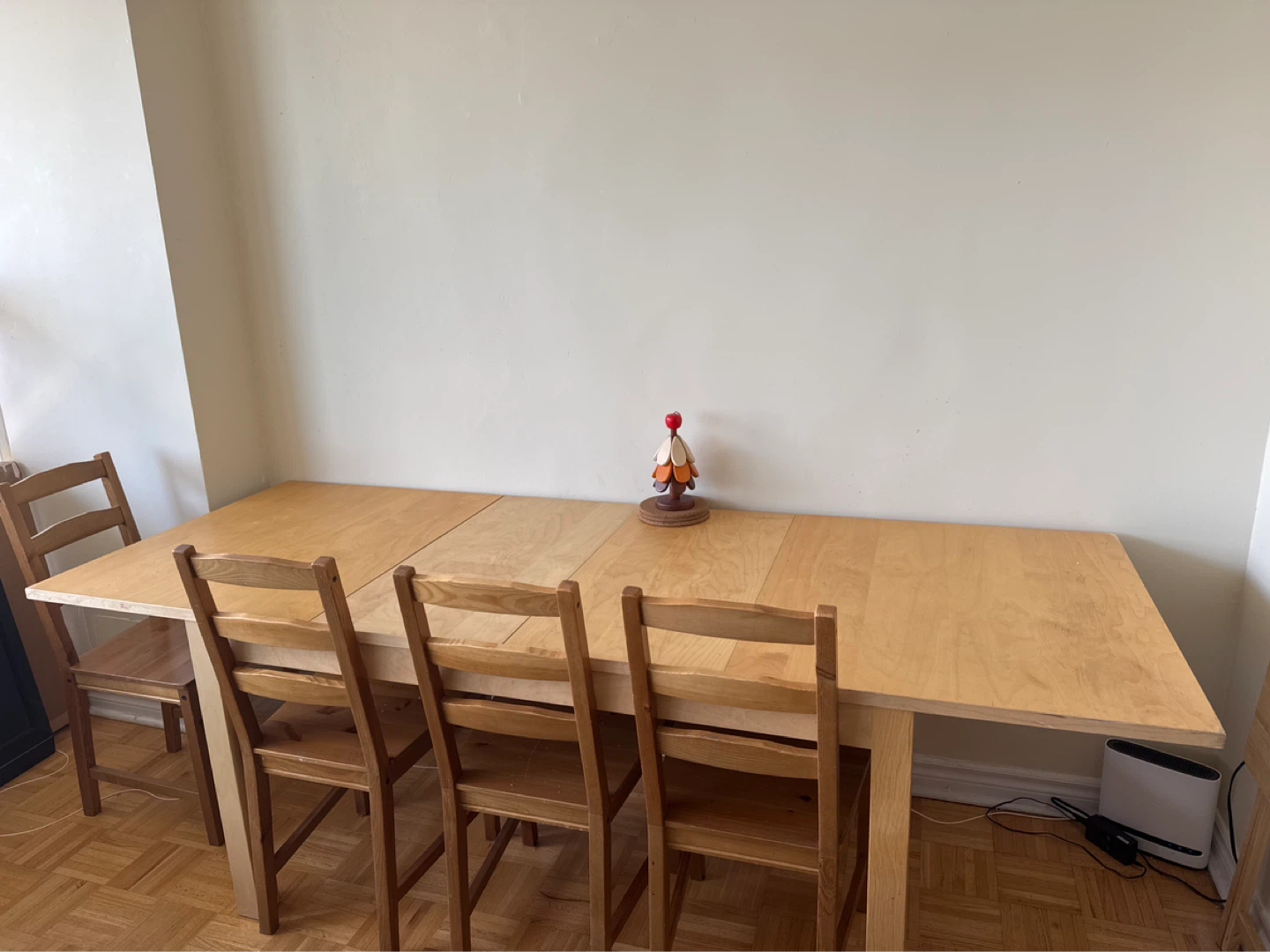 Light Wood Extendable Dining Table with 4 Chairs