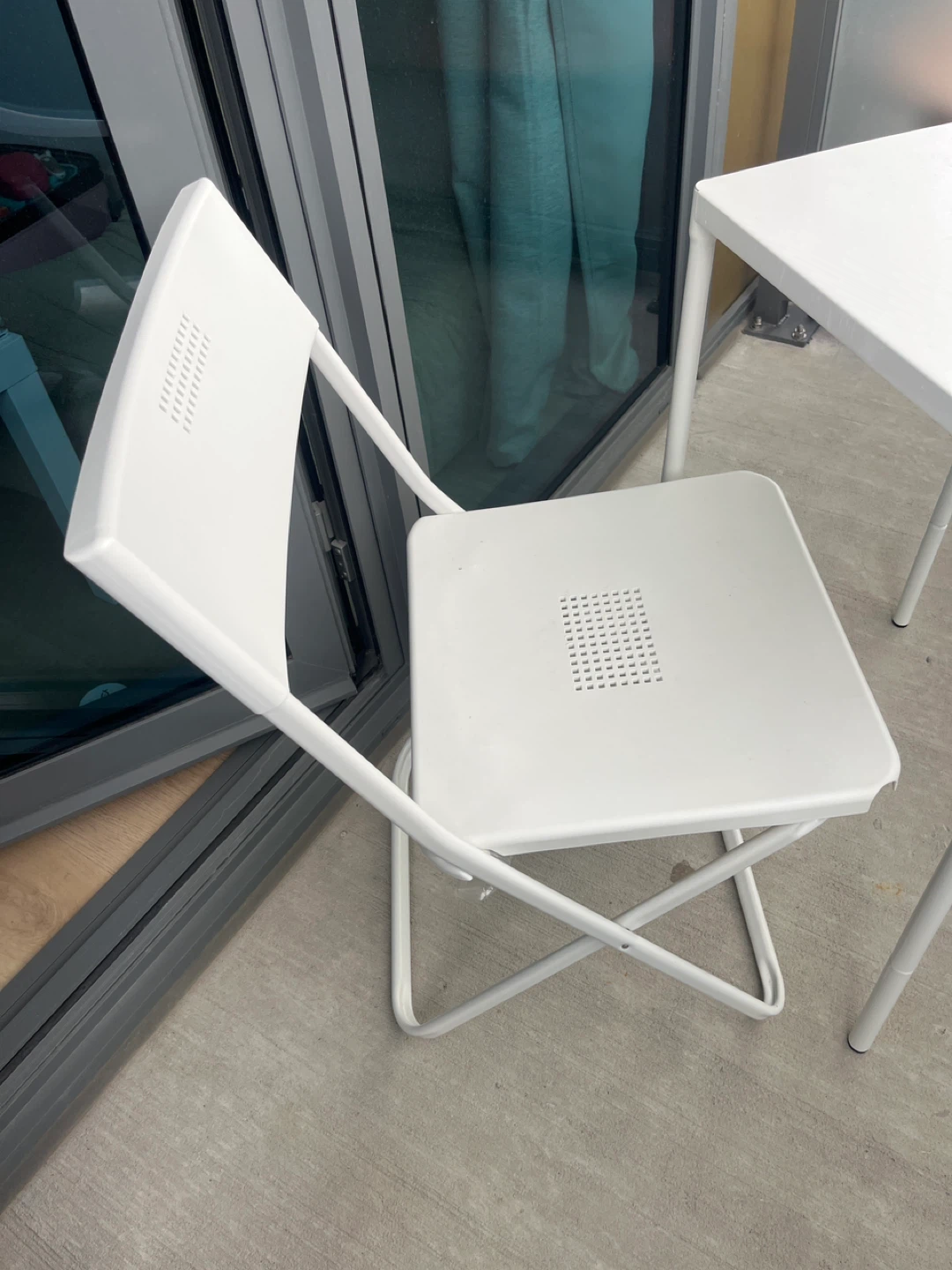 White Folding Table and 2 Chairs Set - photo 3