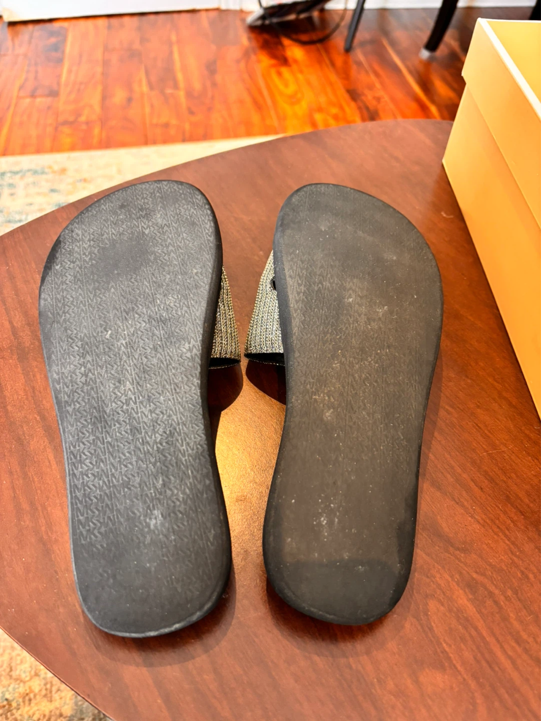 Michael Kors black slides with gold MK logo size 9 - photo 4