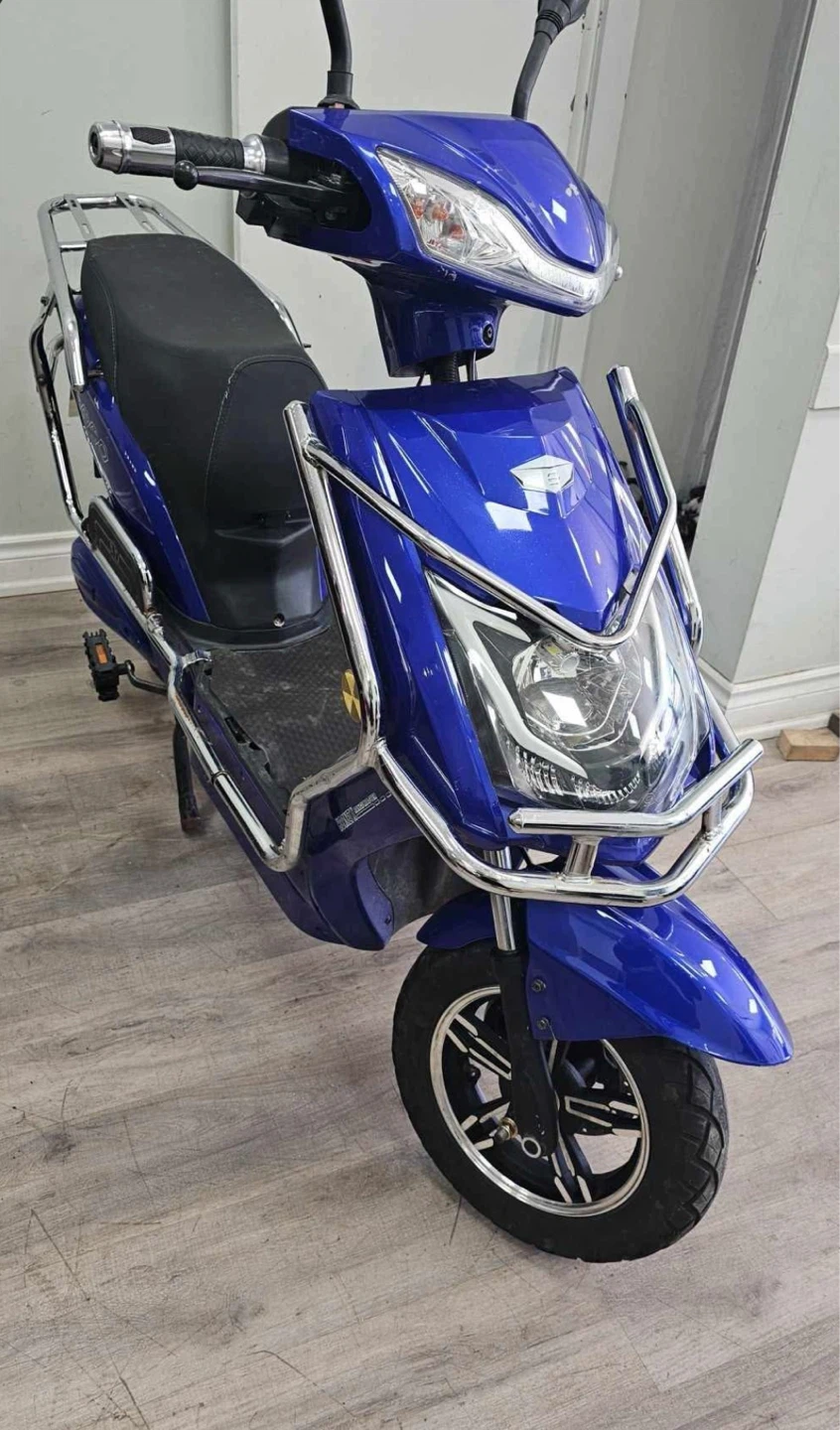 Blue EMMO HORNET scooter NEW BATTERY - photo 2