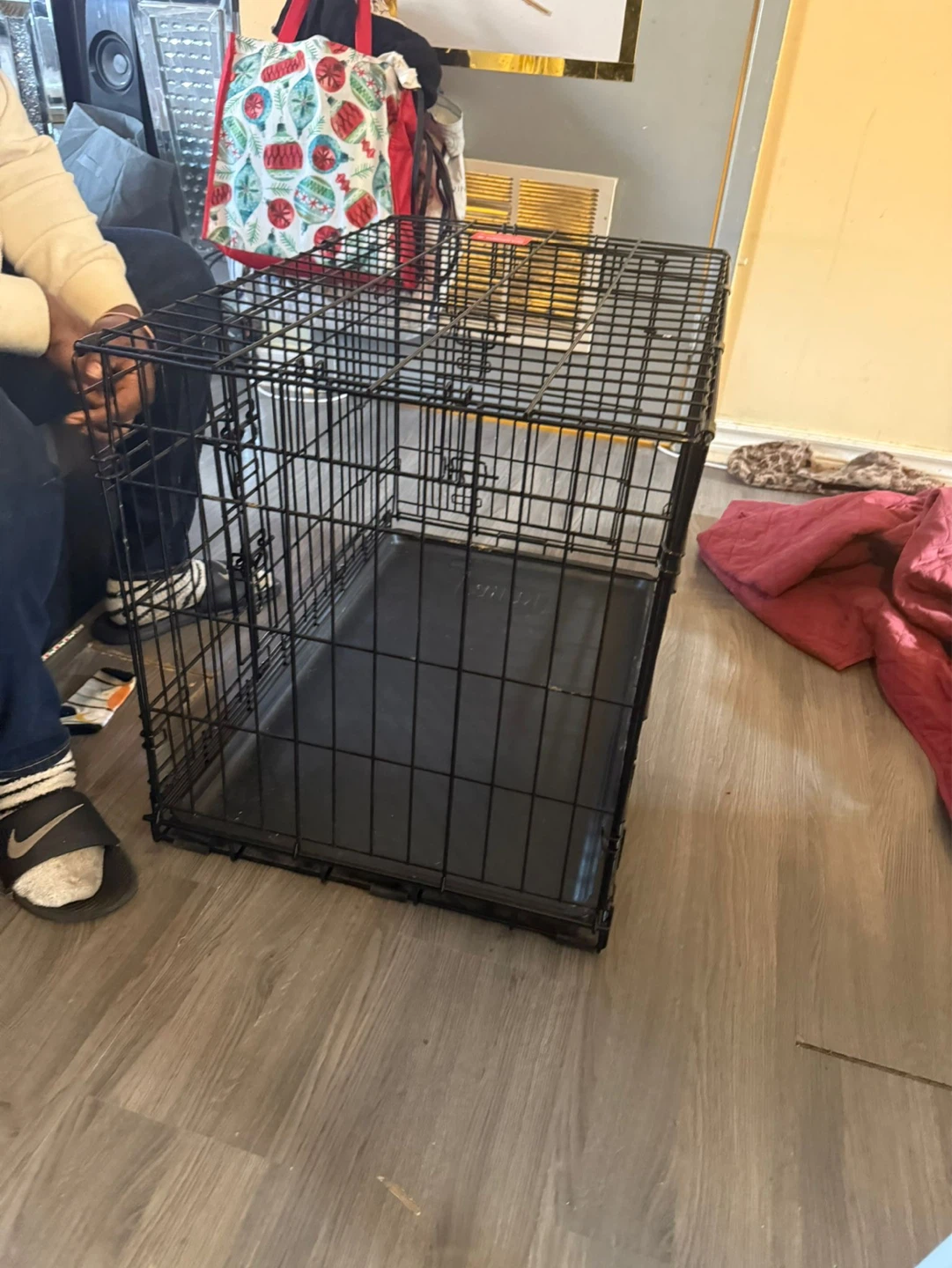 Black Metal Dog Crate with Tray