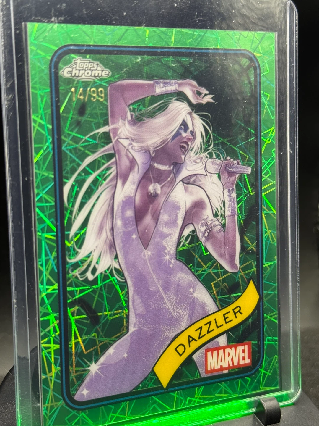 Topps Chrome Marvel Dazzler 14/99 Trading Card - photo 3