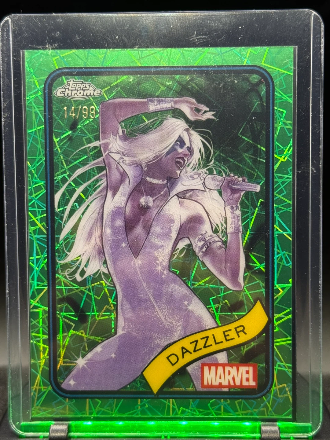 Topps Chrome Marvel Dazzler 14/99 Trading Card - photo 4
