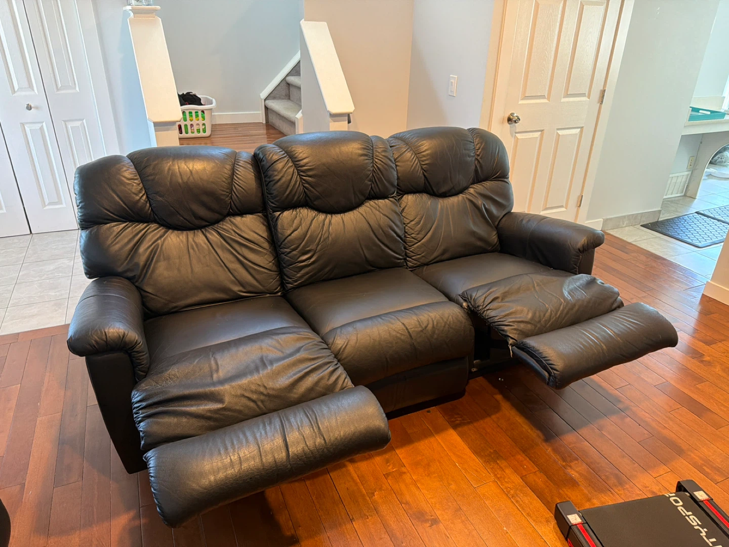Black Leather Reclining Sofa - photo 2