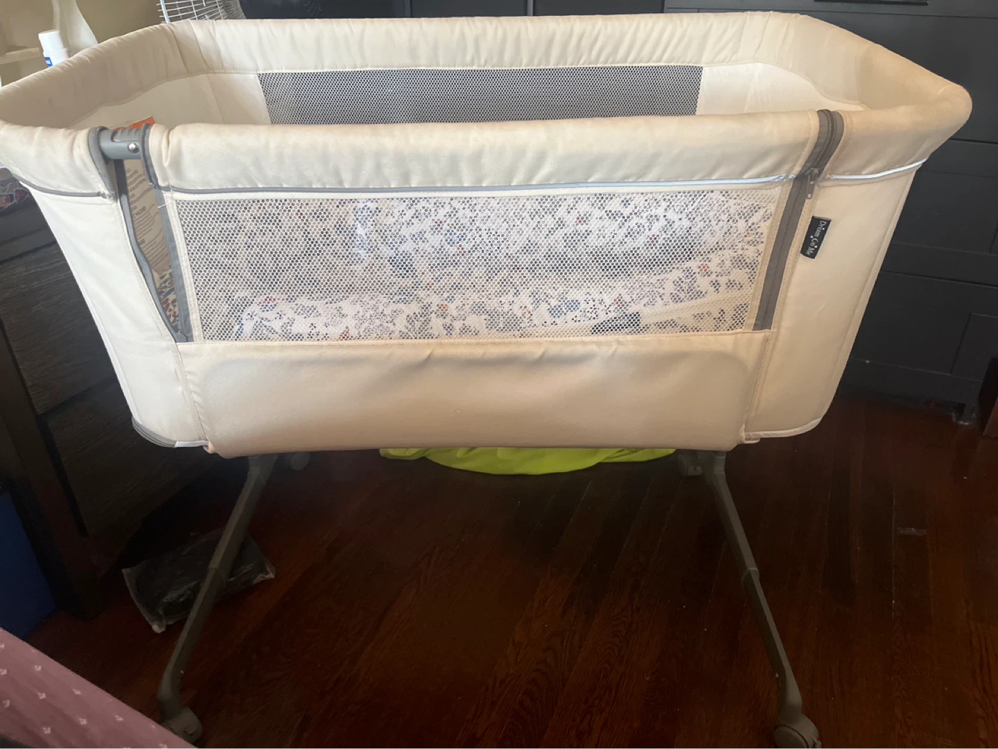 Dream On Me Bassinet free bedsheet