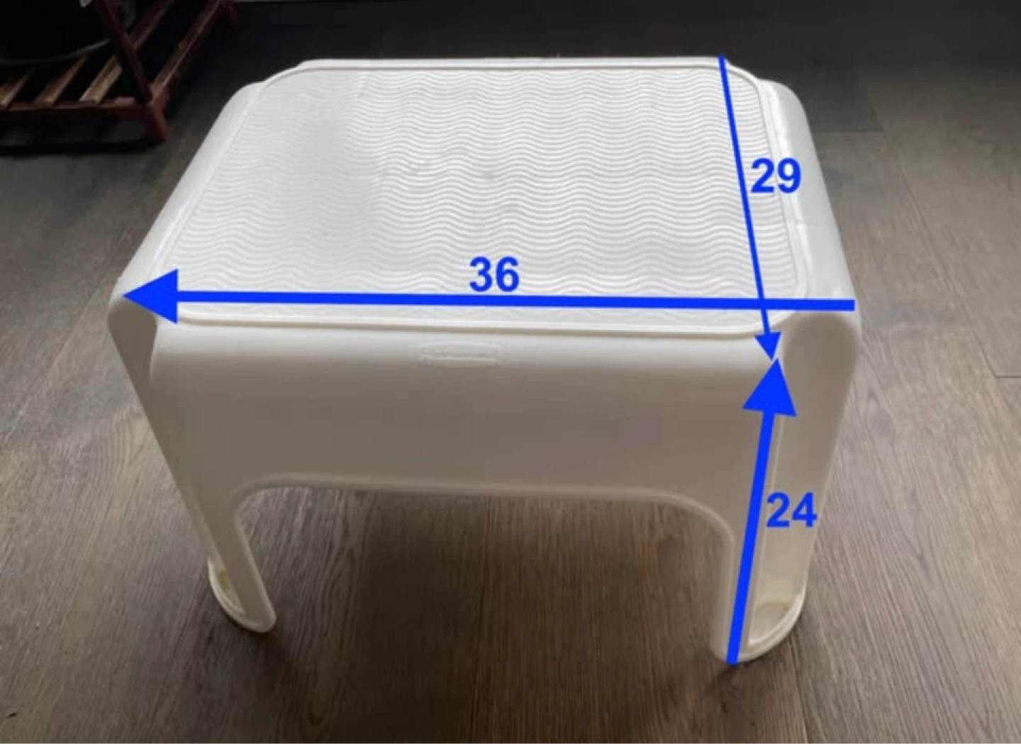 White Rubbermaid Step Stool - photo 3