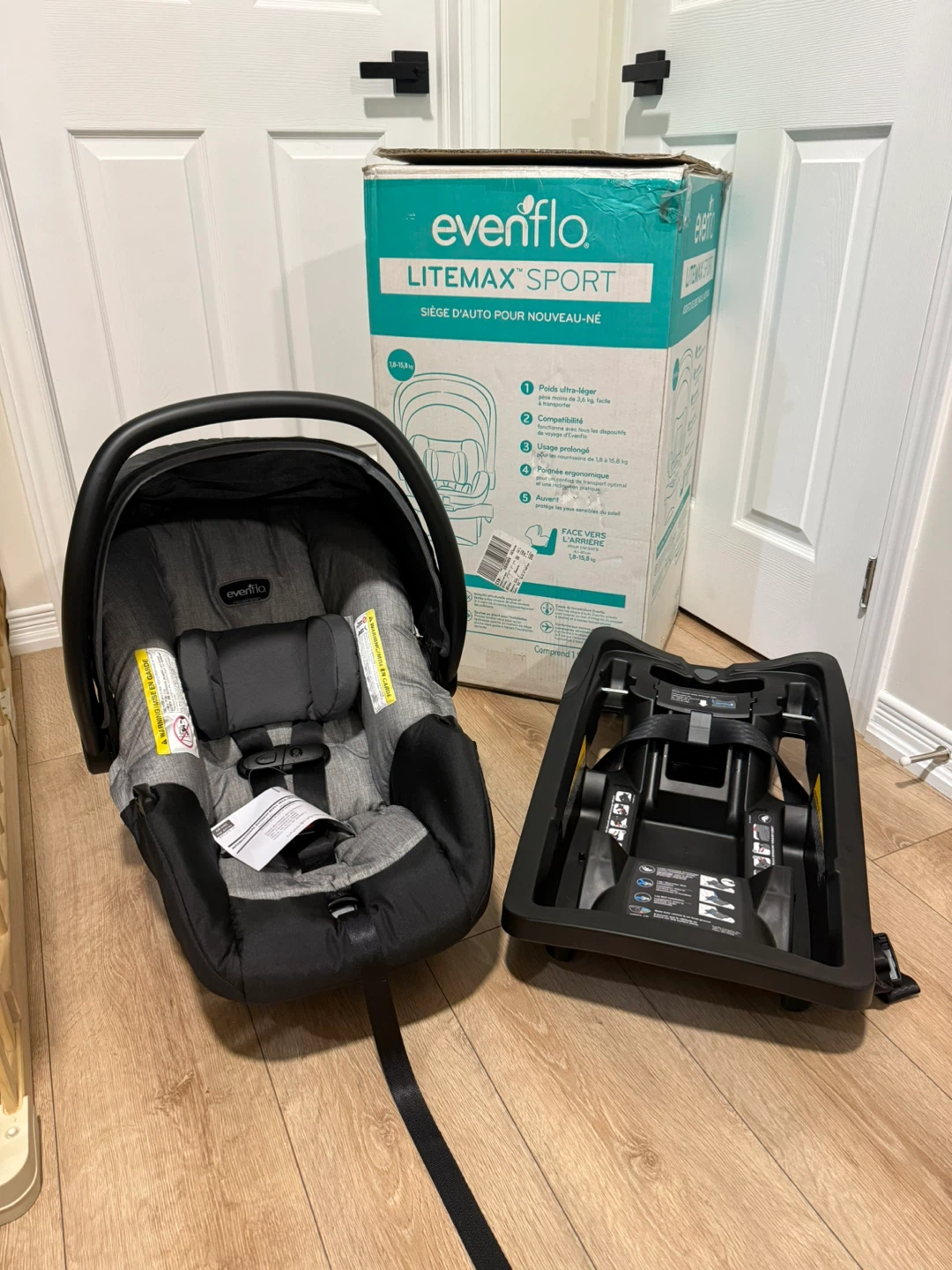 Brand new Evenflo LiteMax™ Sport (0-12 Months)