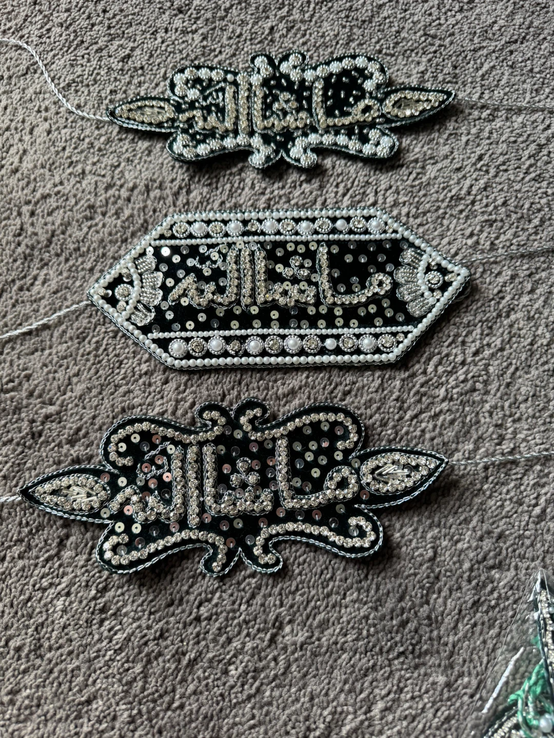 Brand new Hinna hand decoration