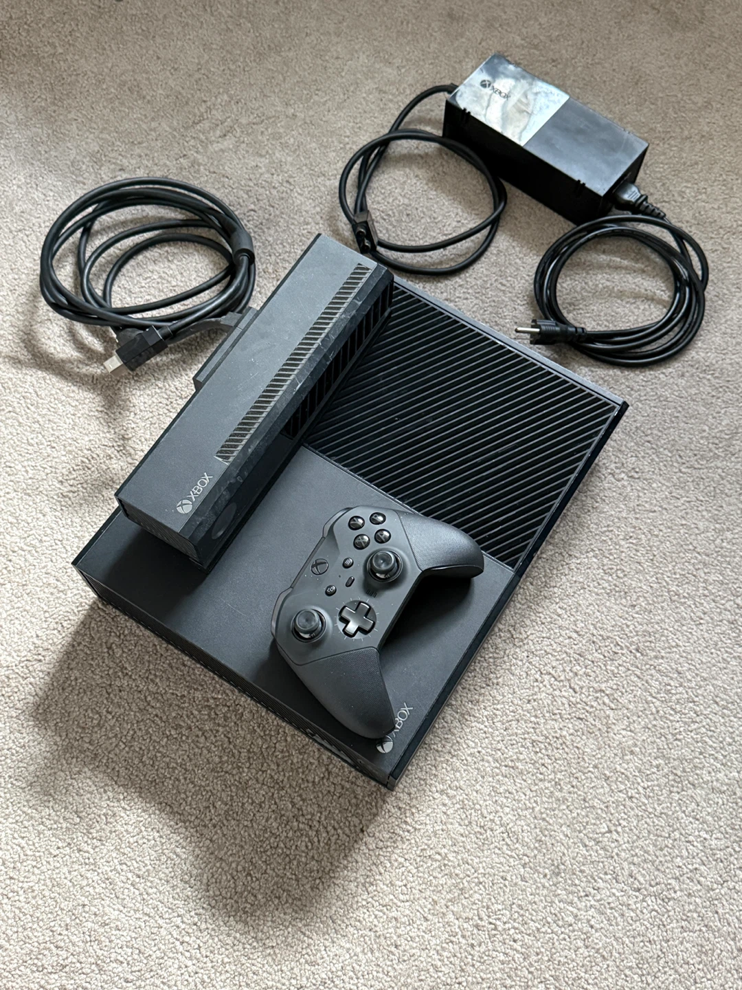 Xbox One Console with Controller and Kinect Sensor