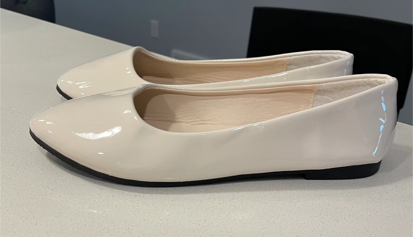 Stylish Cream Patent Ballet Flats - photo 2