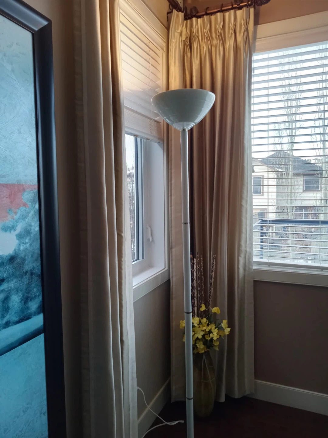 White Floor Lamp - photo 2