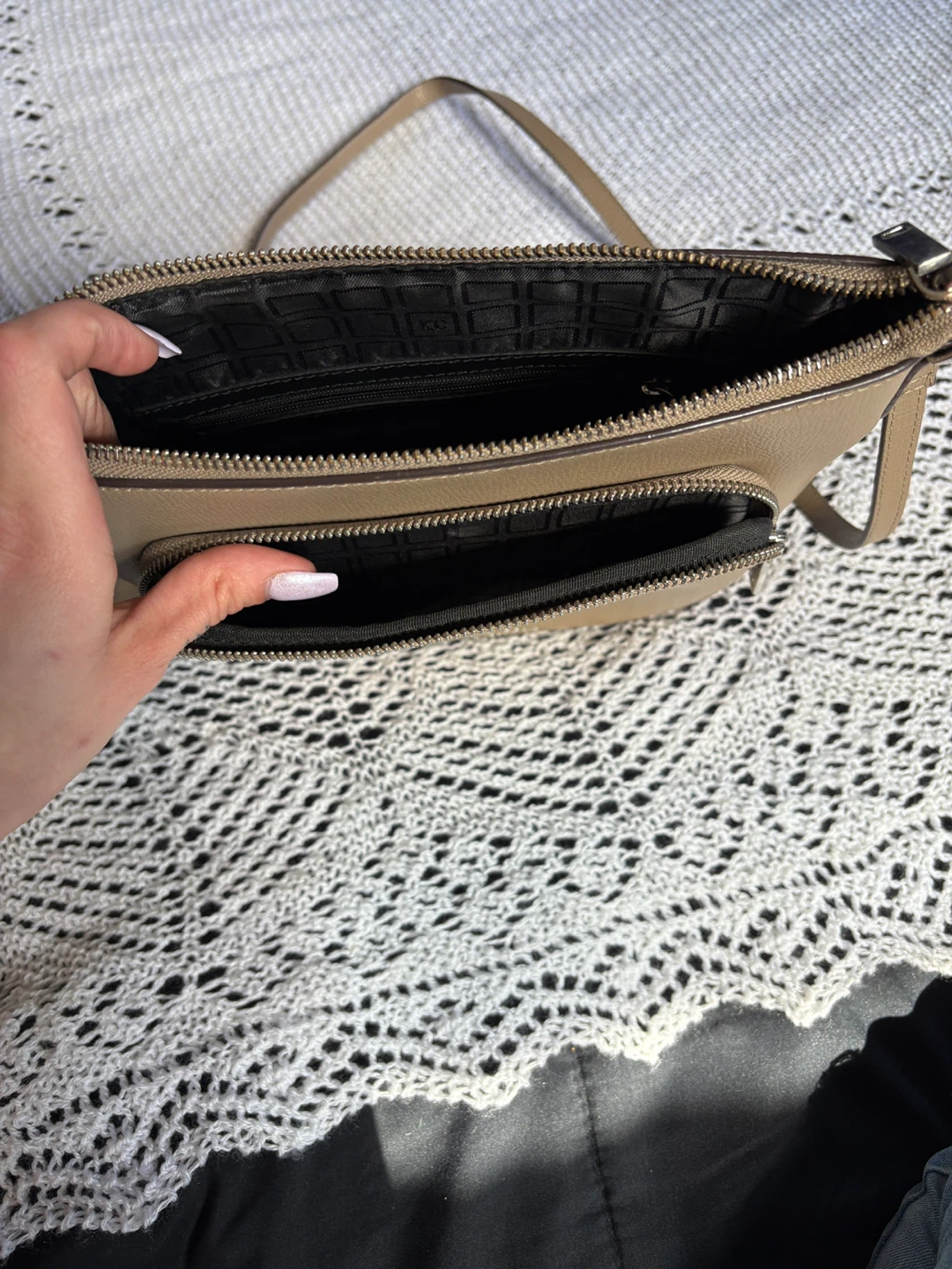 Kenneth Cole New York Tan Crossbody Bag - photo 3