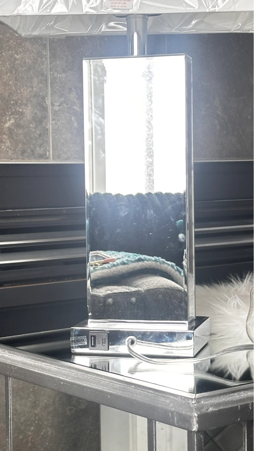 Crushed Diamond Mirrored Table Lamp with USB Port - photo 3
