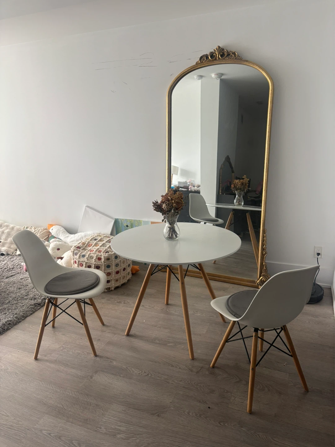 White Round Dining Table with 2 Chairs