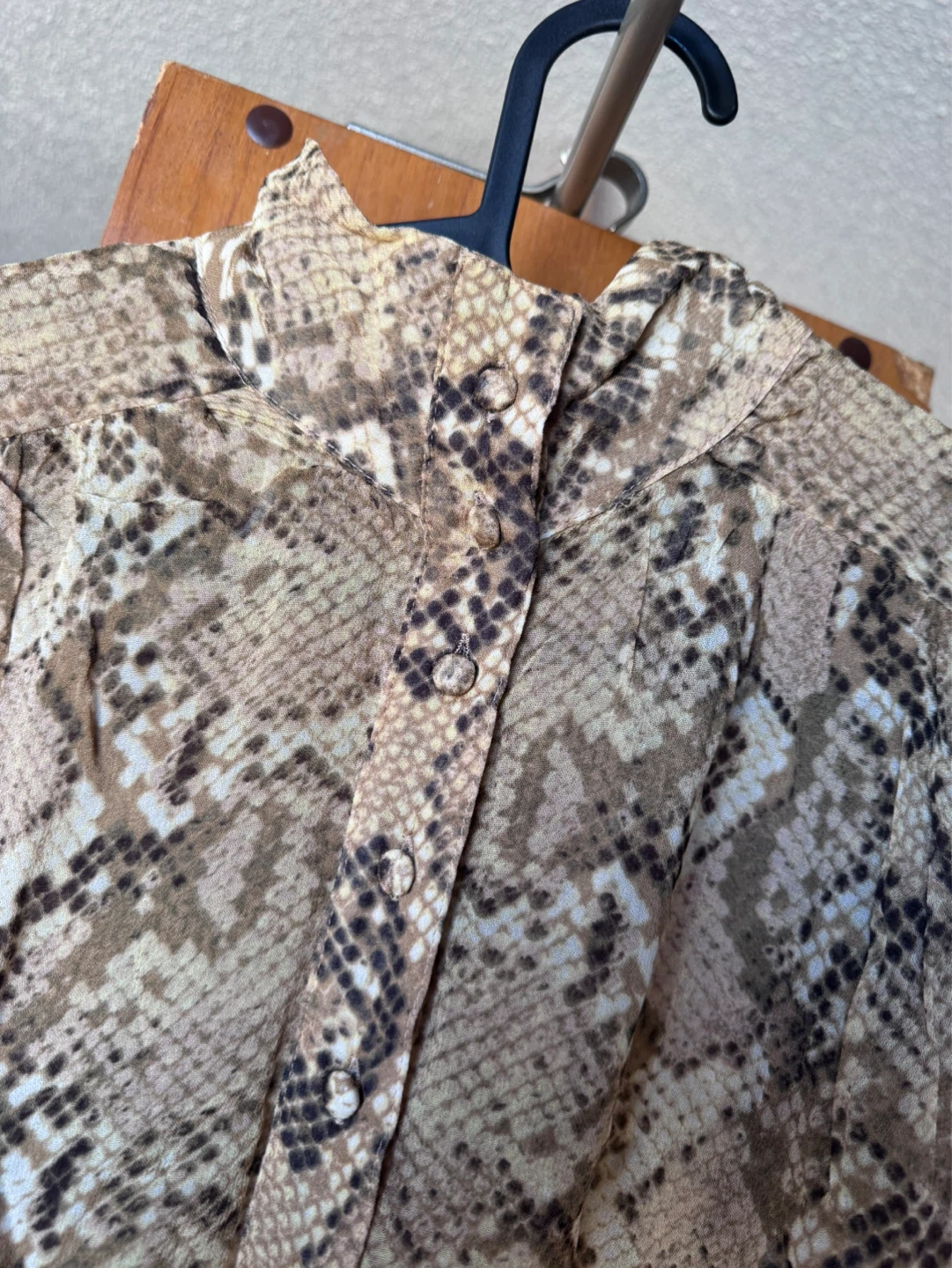 H&M Snake Print Button-Up Blouse - photo 4
