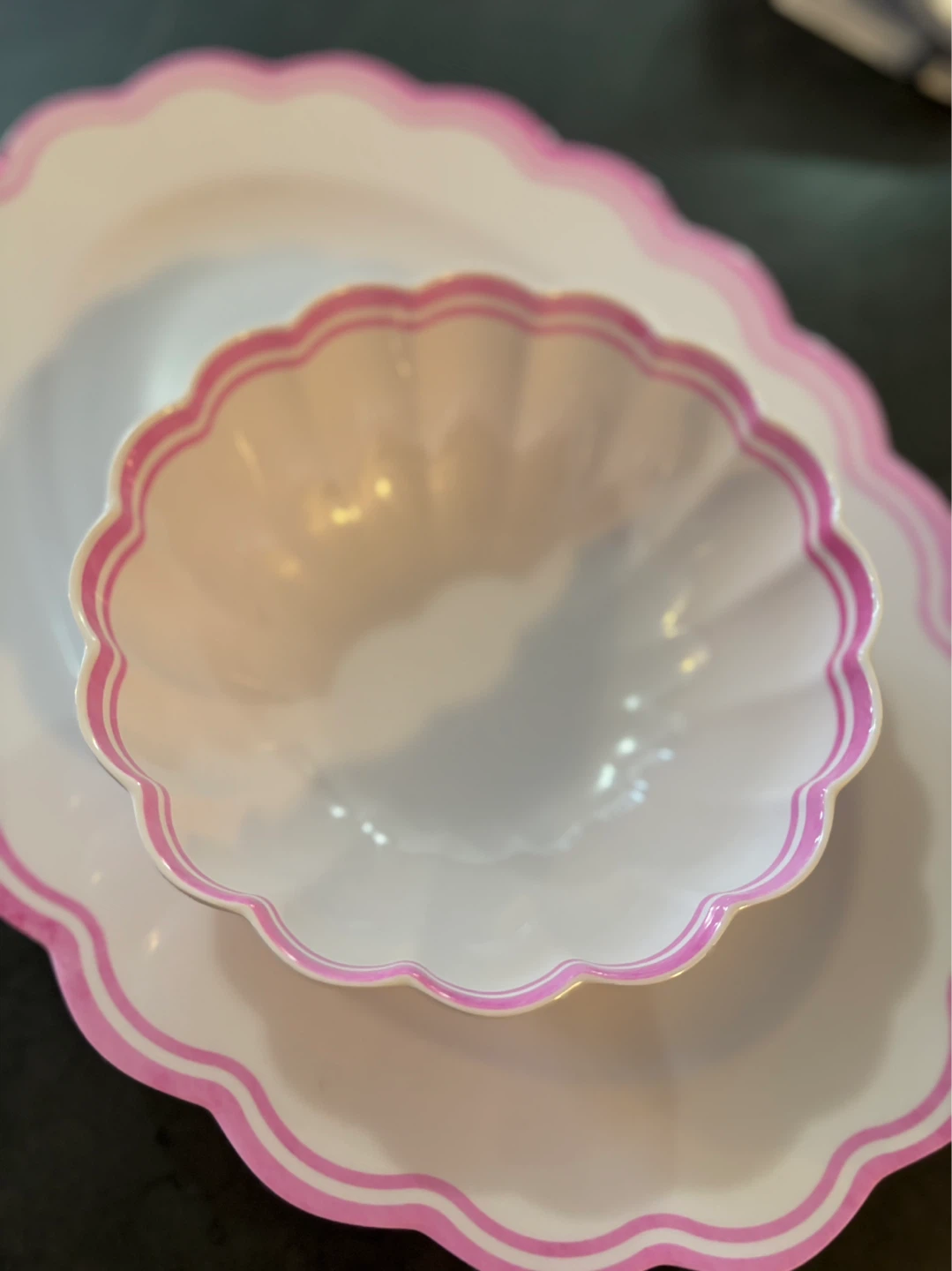 White and Pink Scalloped Serving Platter and Bowl Set - photo 2