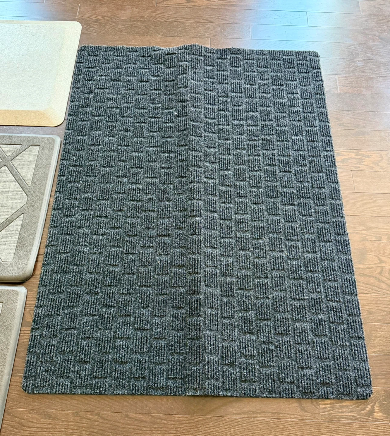 4 Assorted Doormats and Anti-Fatigue Mats - photo 3