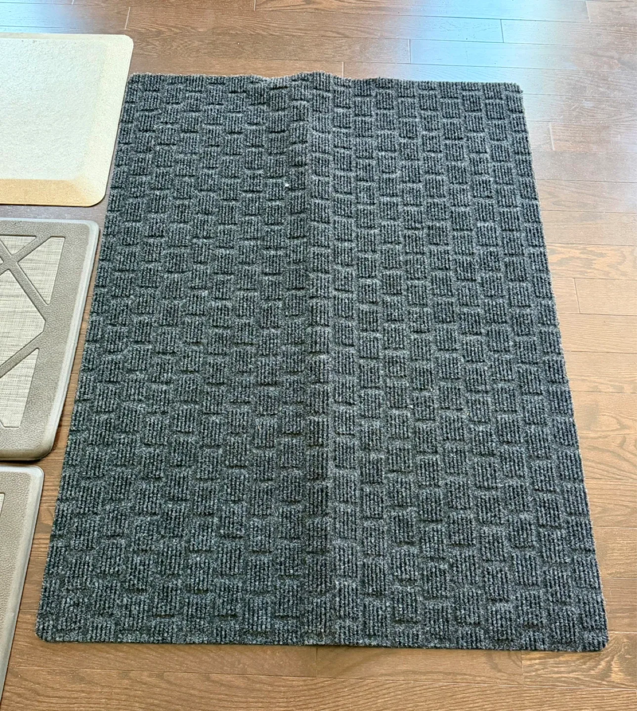 4 Assorted Doormats and Anti-Fatigue Mats - photo 3