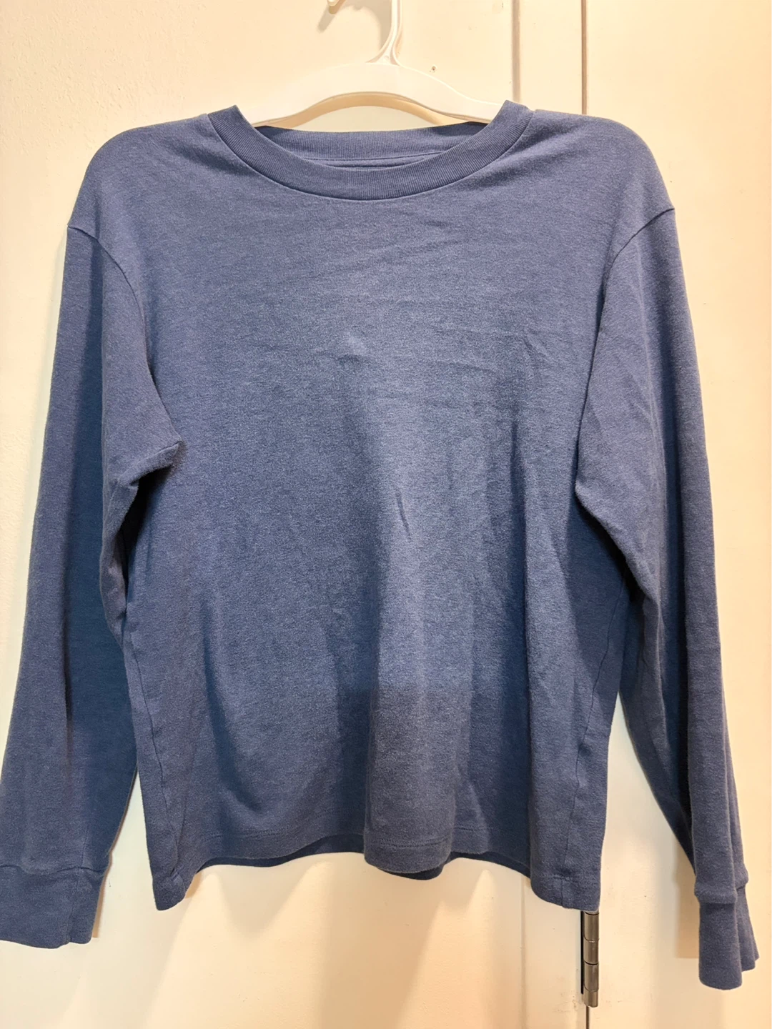 UNIQLO Long Sleeve Crewneck Shirt