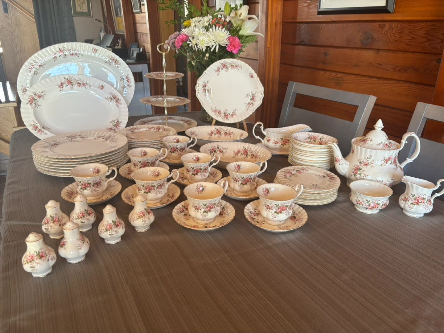 Royal Albert Lavender Rose China 8 Piece Setting