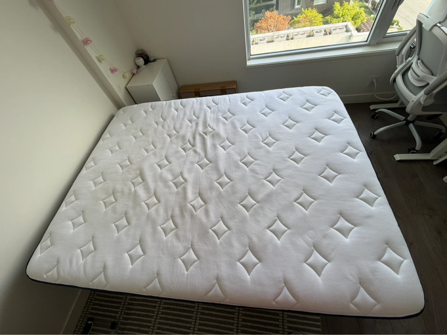 ENDY Queen 12 inch maximum lumbar support medium firm mattress - photo 2