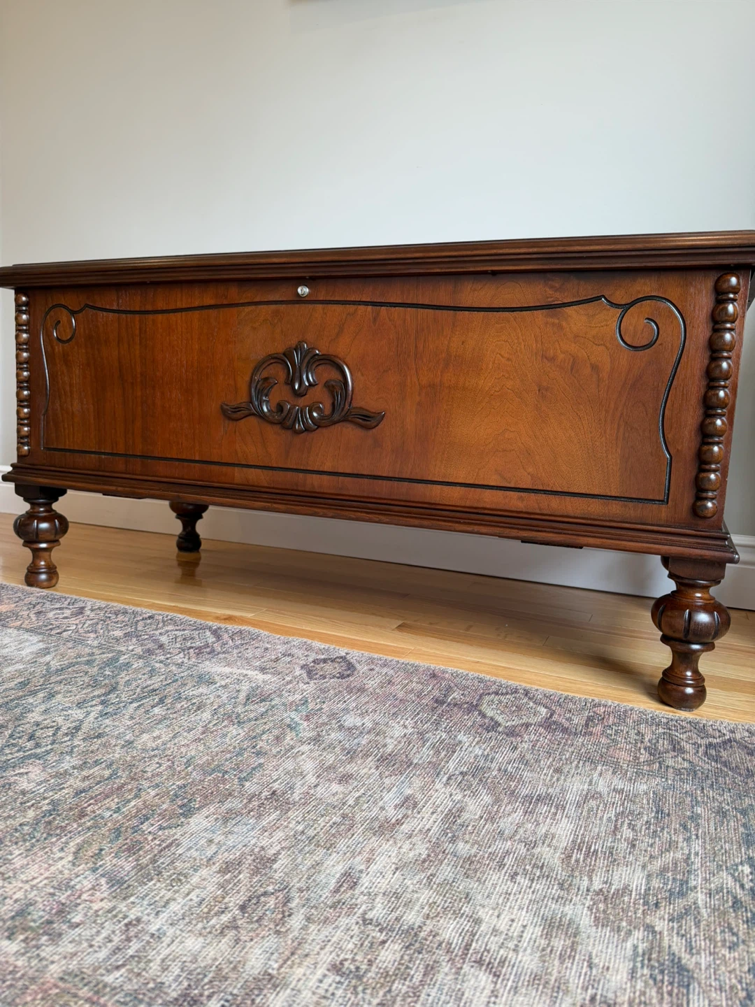 Restored 1920s Lane Cedar-lined Hope Chest - photo 3
