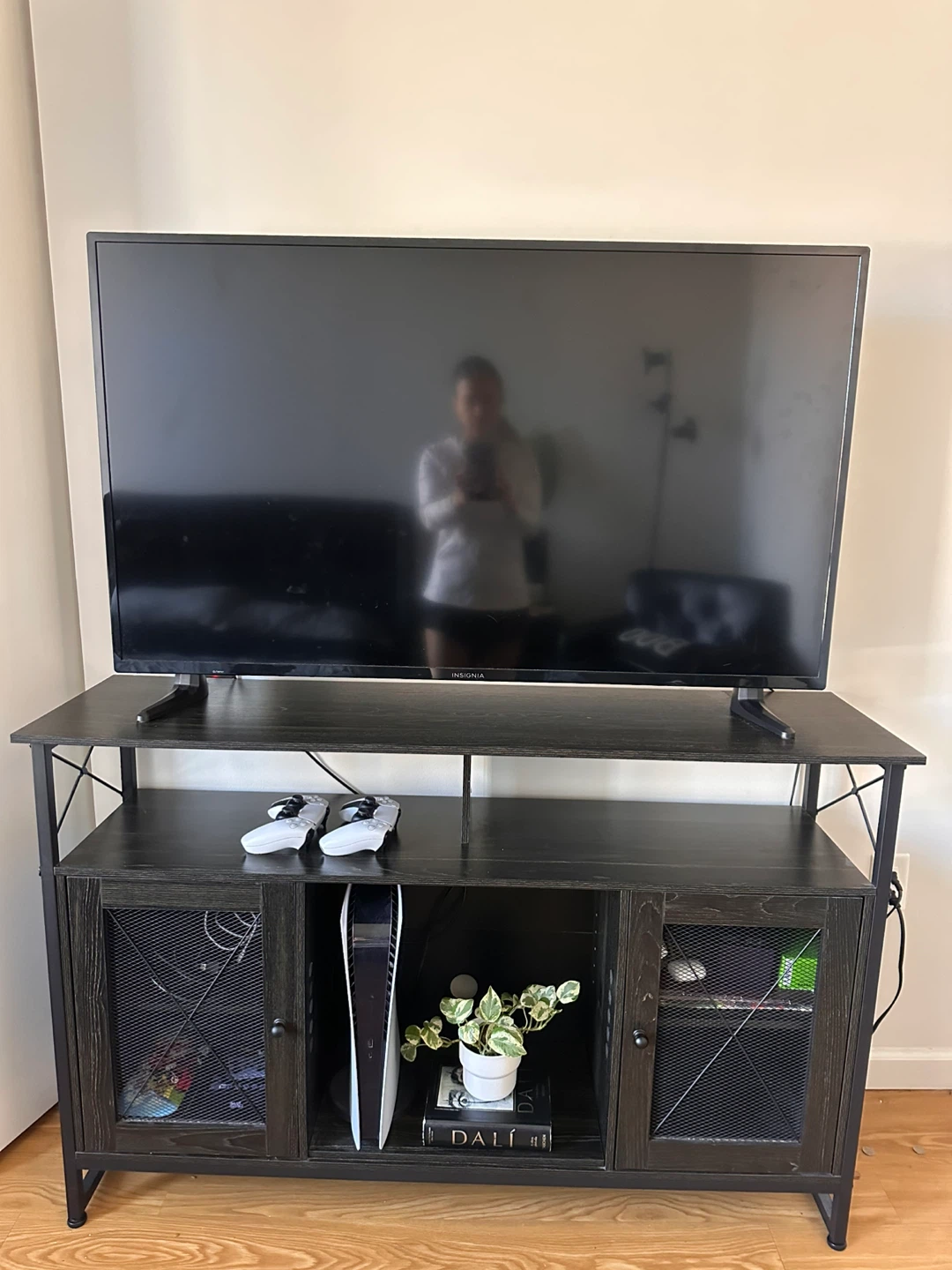 Tv rack like new