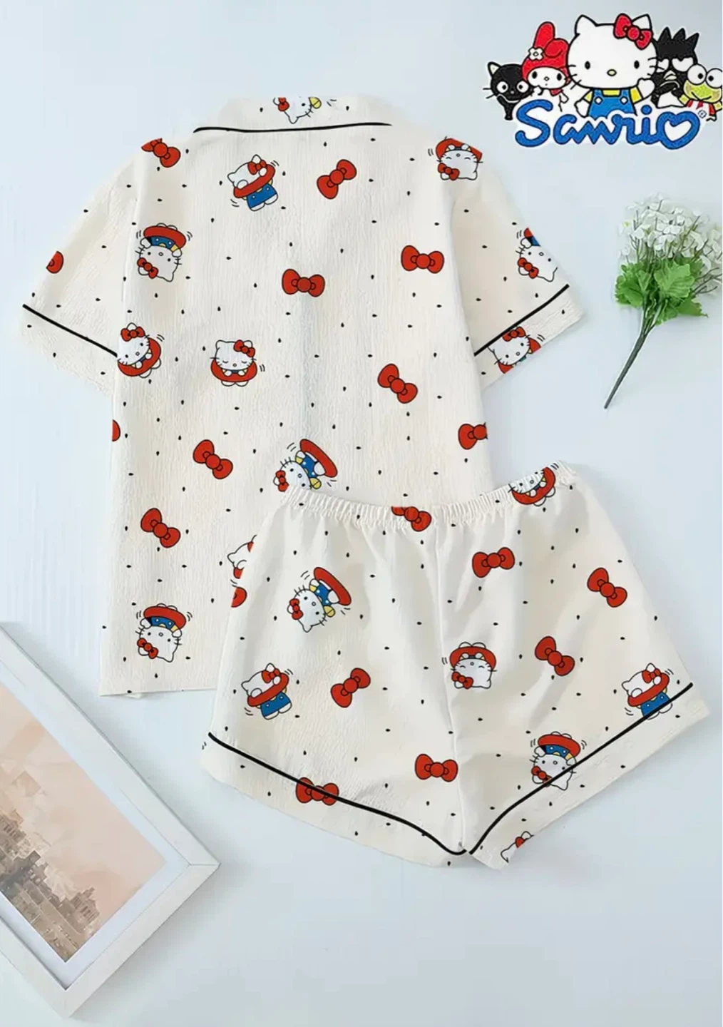 Sanrio Hello Kitty Womens Bubble Wrinkle Pajama Set - Size S - photo 2
