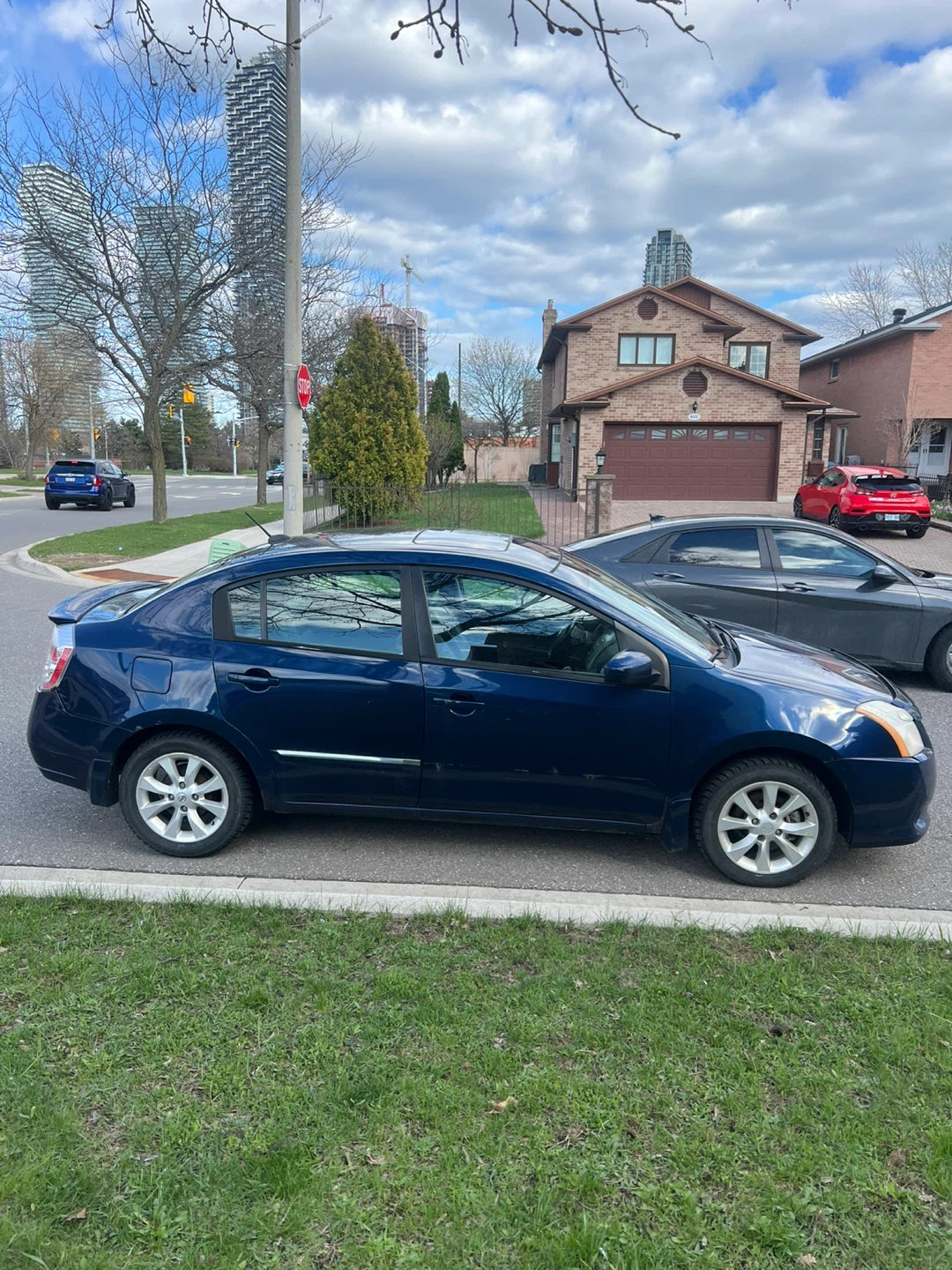 Dark Blue Nissan Sentra Sedan 2012 - photo 4