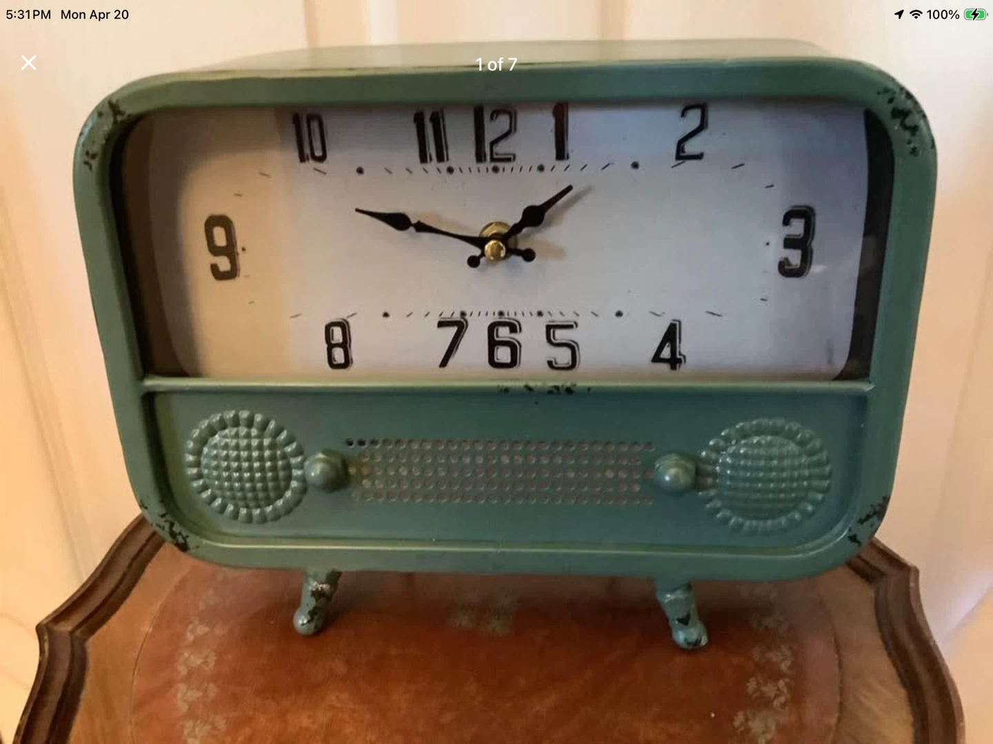 Ganz Desk Top Faux Radio Clock 🐞