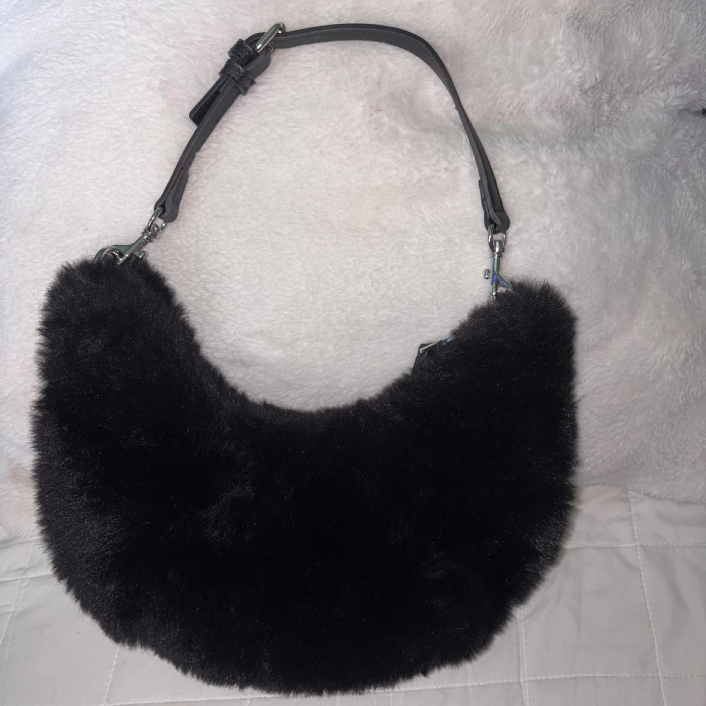 Versace Jeans Couture Black Faux Fur Crescent Shoulder Bag - photo 4