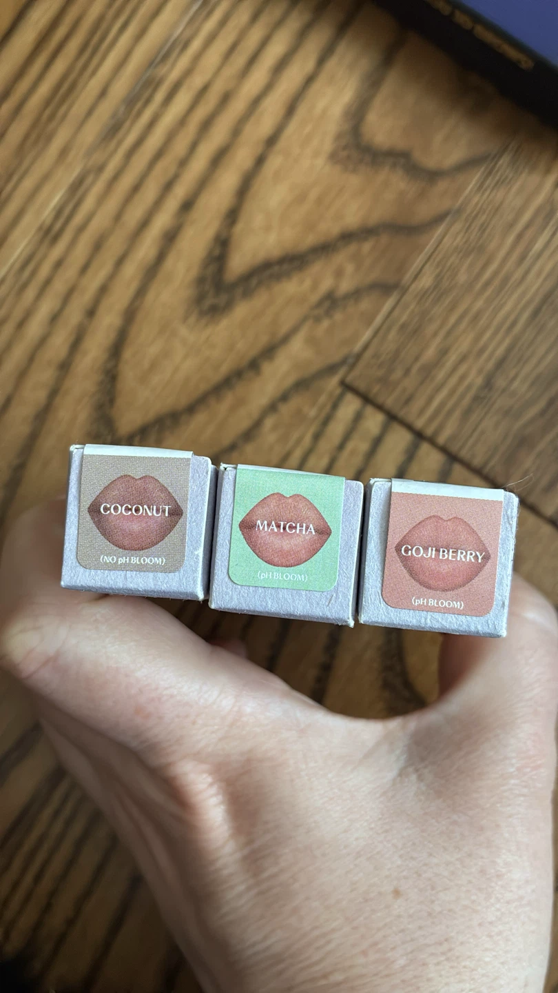 $15 each GLOWISH by HUDABEAUTY Super Jelly Lip Balm - photo 2