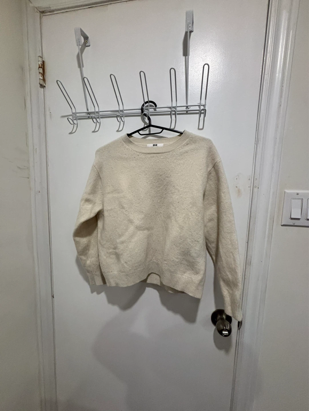 Uniqlo Crewneck Sweater - Cream