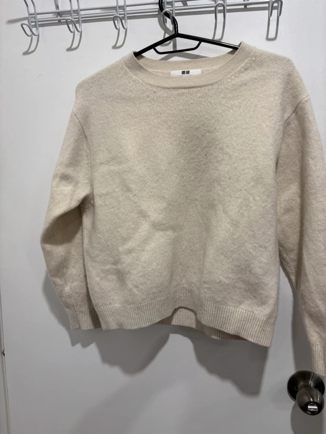 Uniqlo Crewneck Sweater - Cream - photo 3