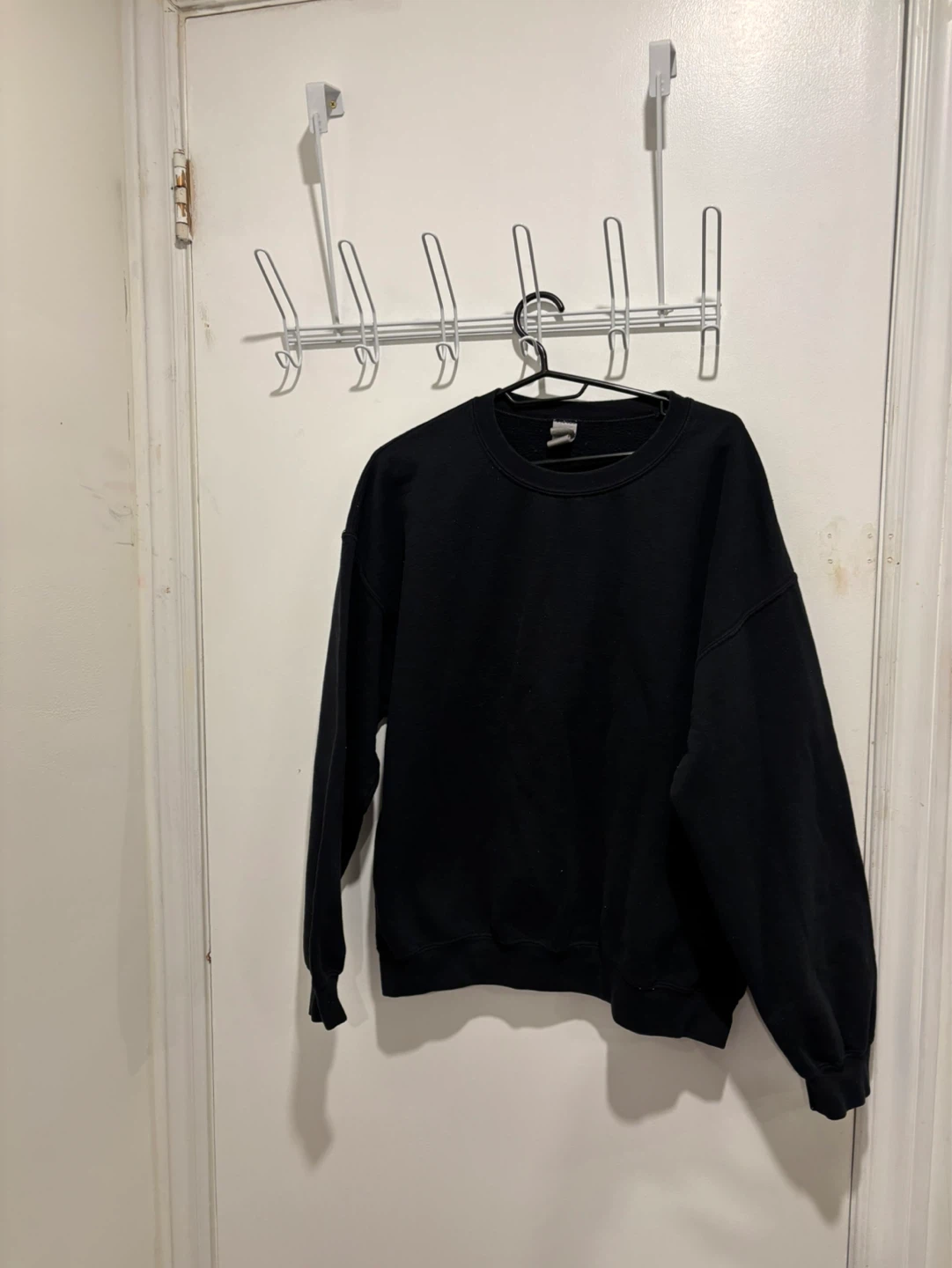 Gildan Black Crewneck Sweatshirt - photo 2