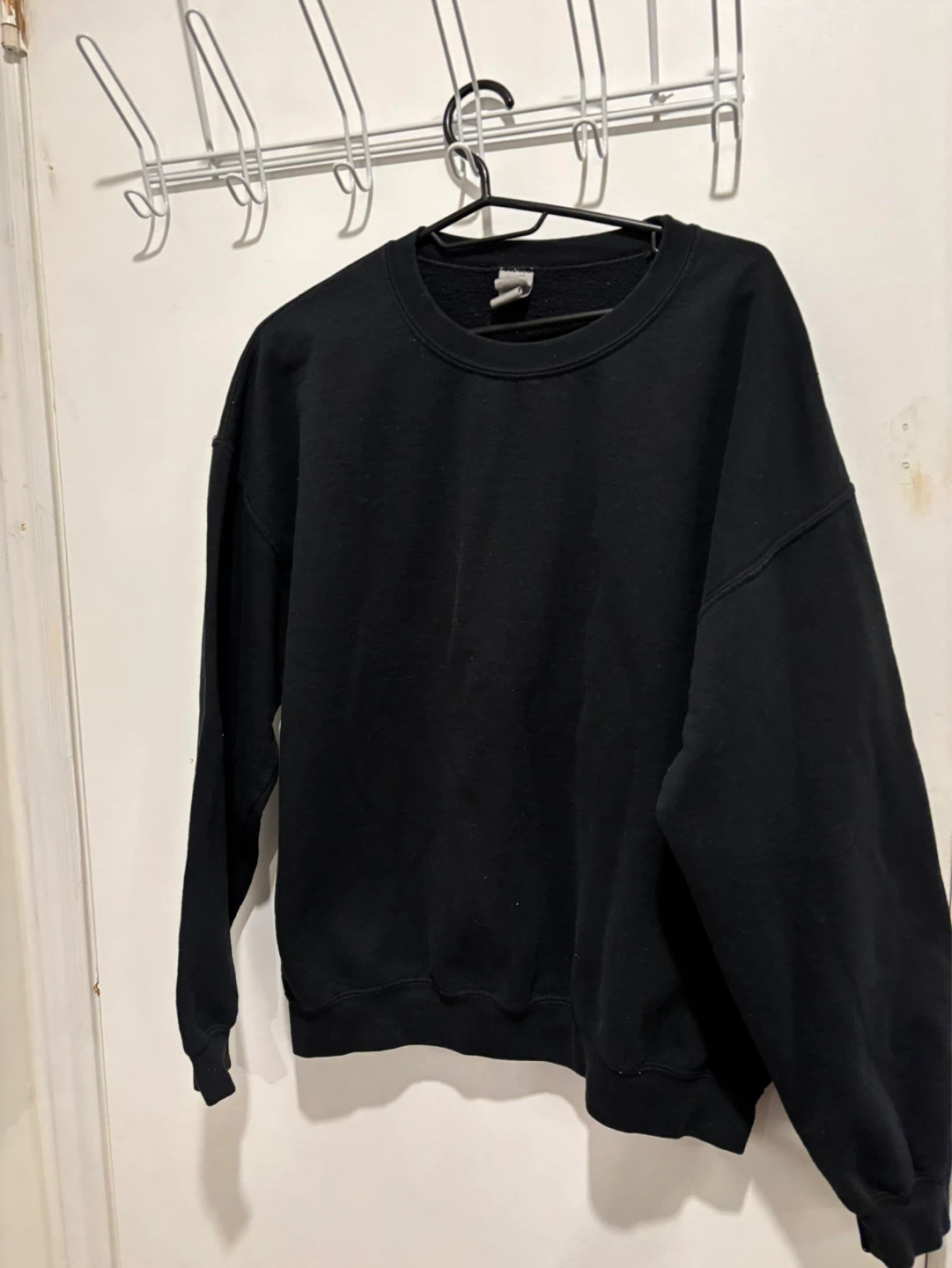 Gildan Black Crewneck Sweatshirt