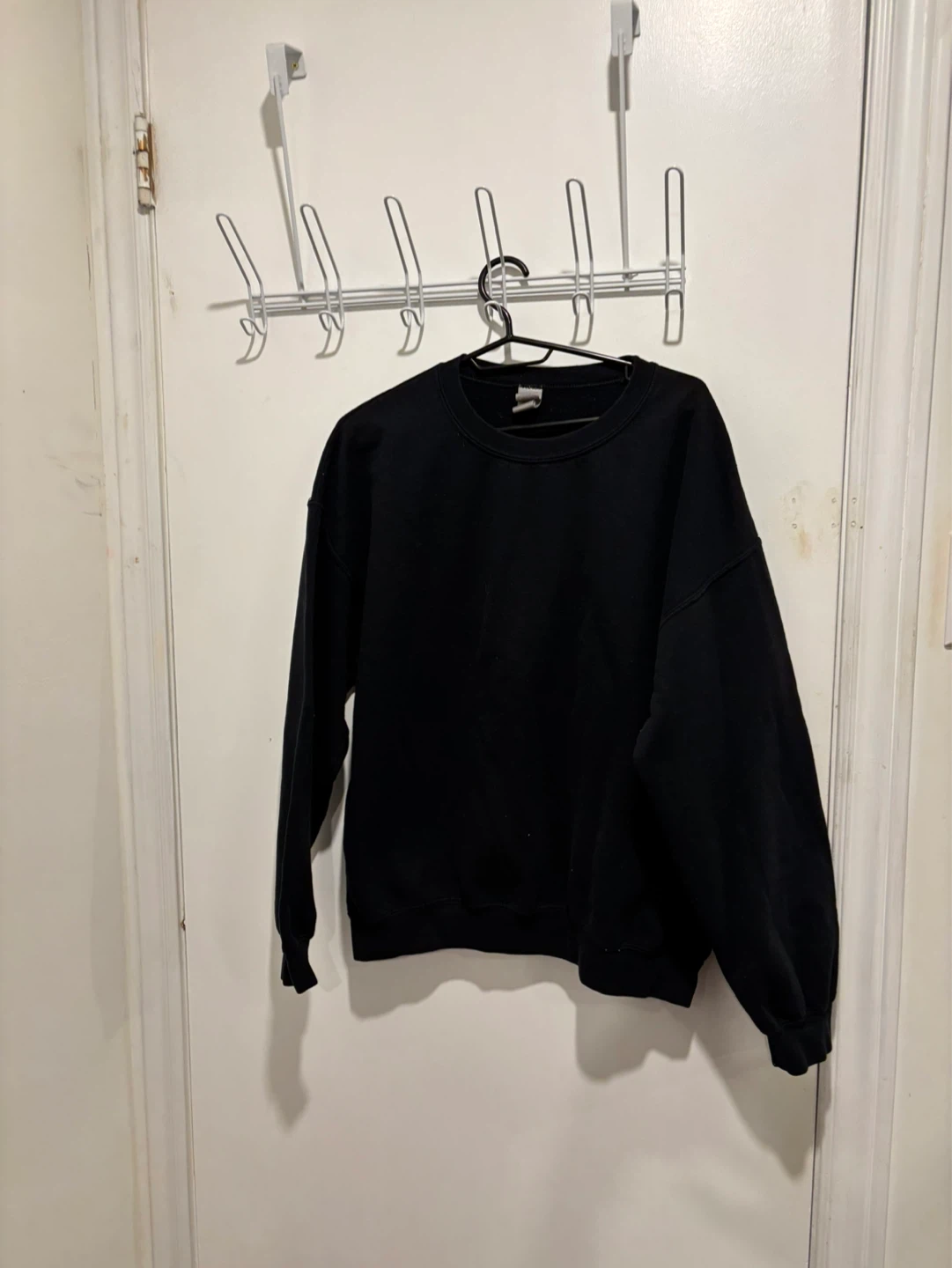 Gildan Black Crewneck Sweatshirt - photo 3