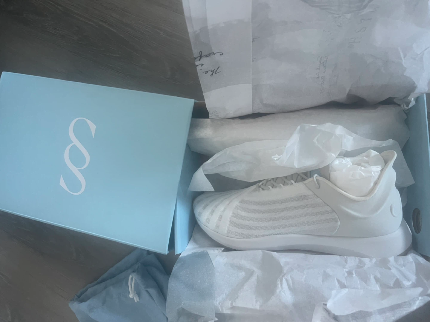 Saysh One White Sneakers Female Size 9