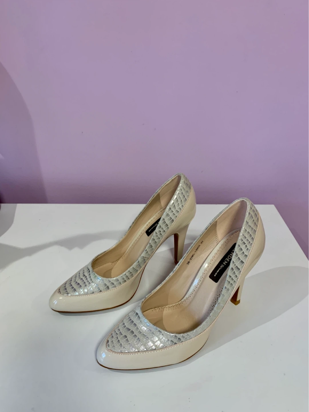 Zenden Women's Cream & Silver Snakeskin Heels - photo 2