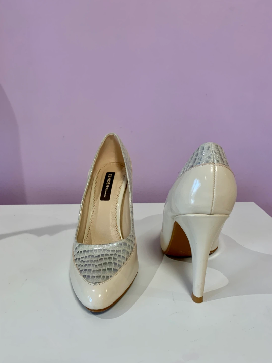 Zenden Women's Cream & Silver Snakeskin Heels - photo 4