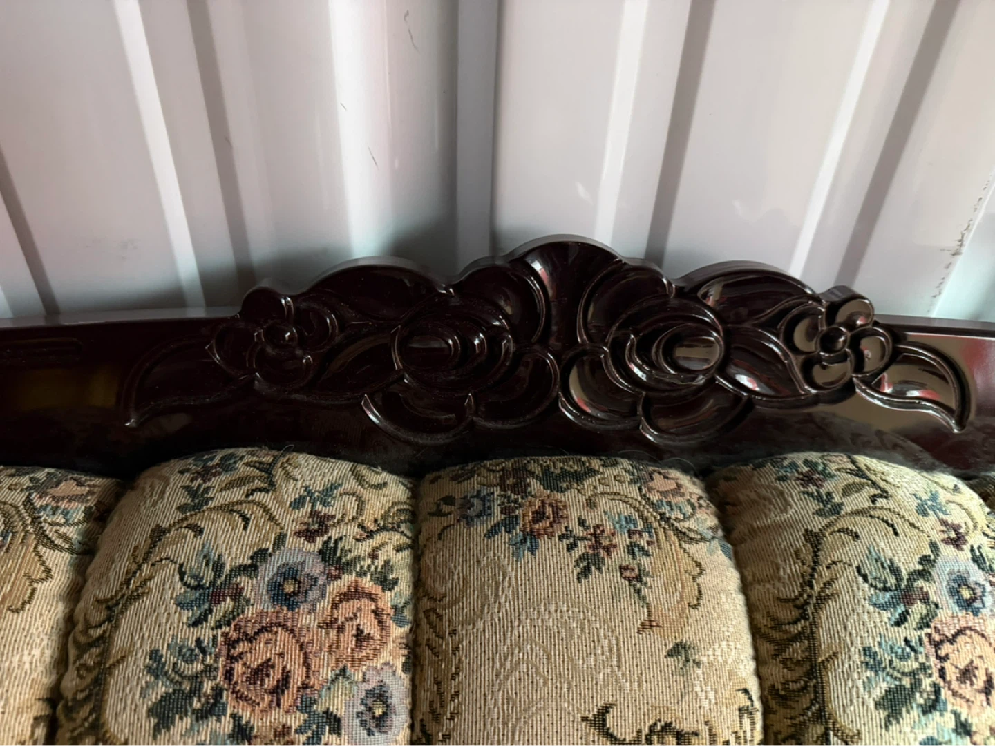 Vintage Floral Sofa - photo 3