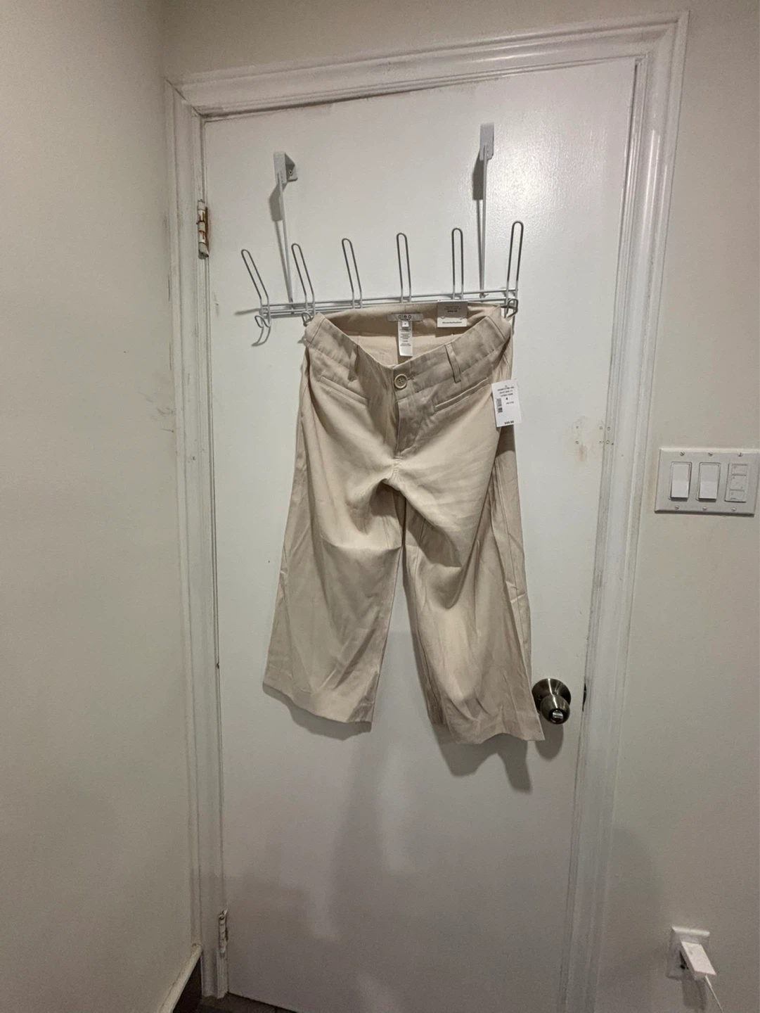Cleo Beige Cropped Pants