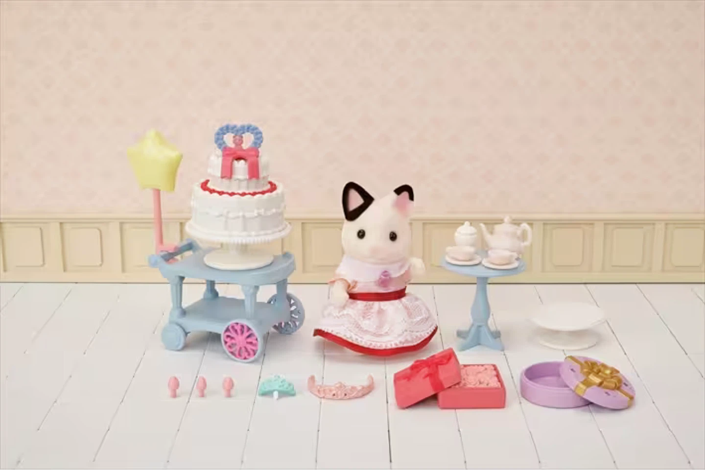 Calico Critters / Sylvanian Families Birthday Party Accessories - photo 2