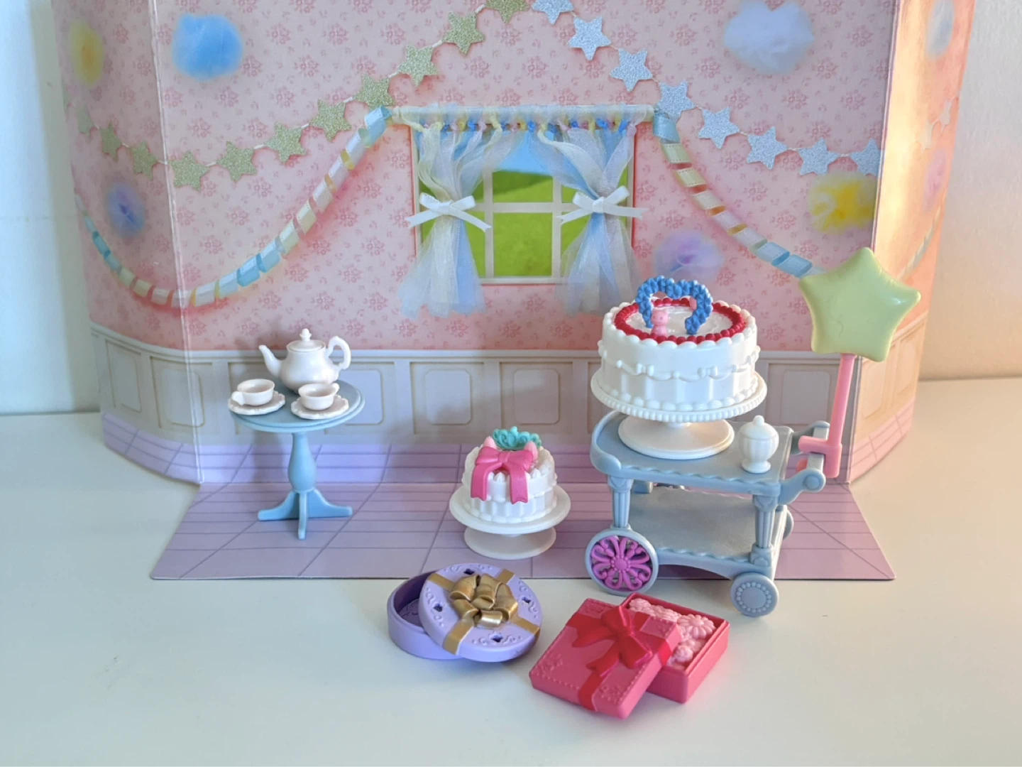 Calico Critters / Sylvanian Families Birthday Party Accessories - photo 3