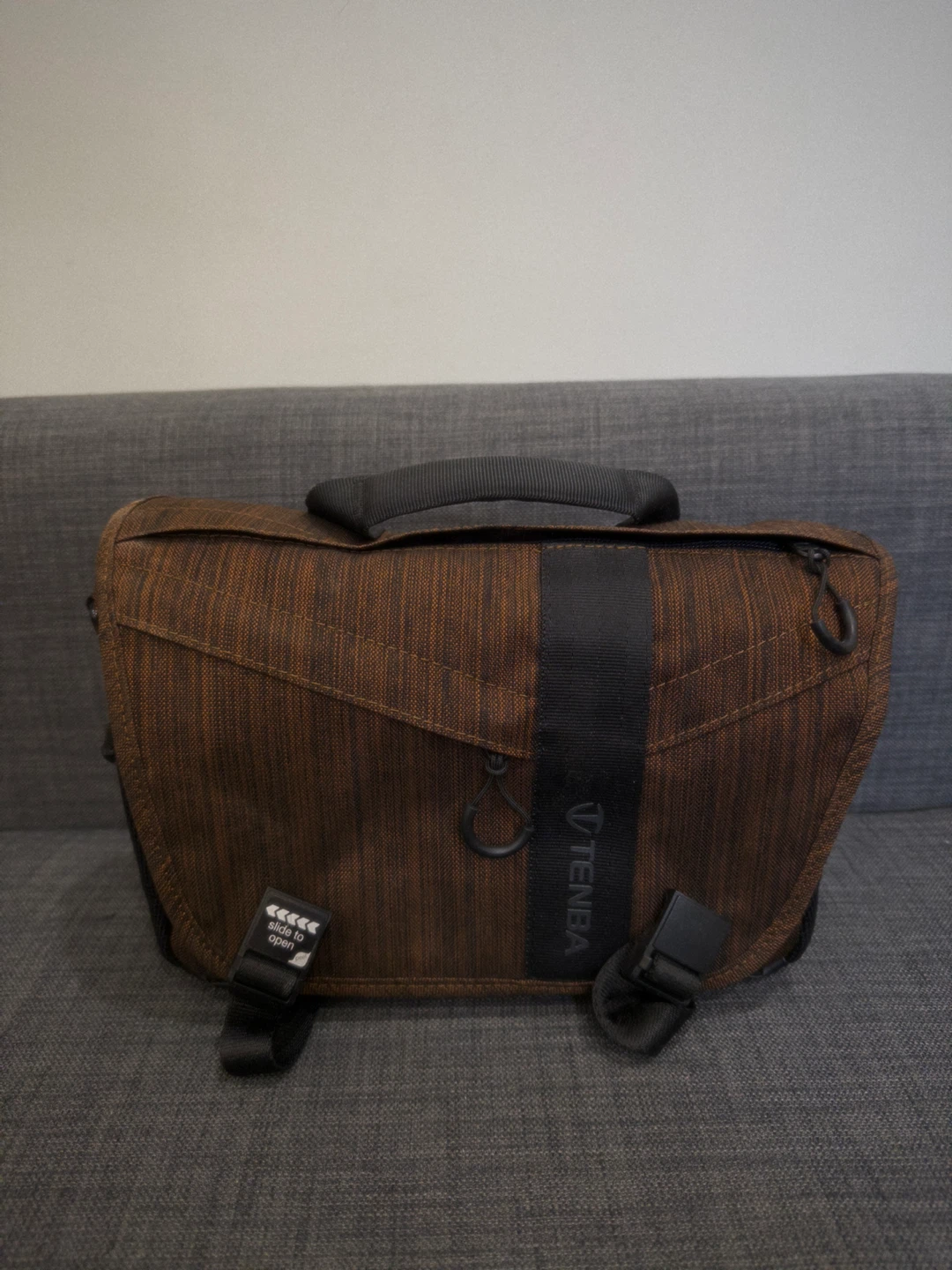 Tenba Messenger Bag DNA 11
